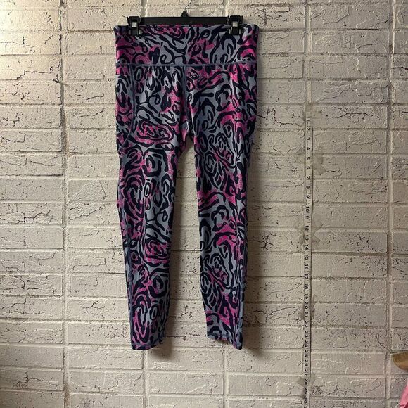 Under Armour HeatGear Compression Leggings | Pink & Gray Camo Print | Size LG - Picture 1 of 9
